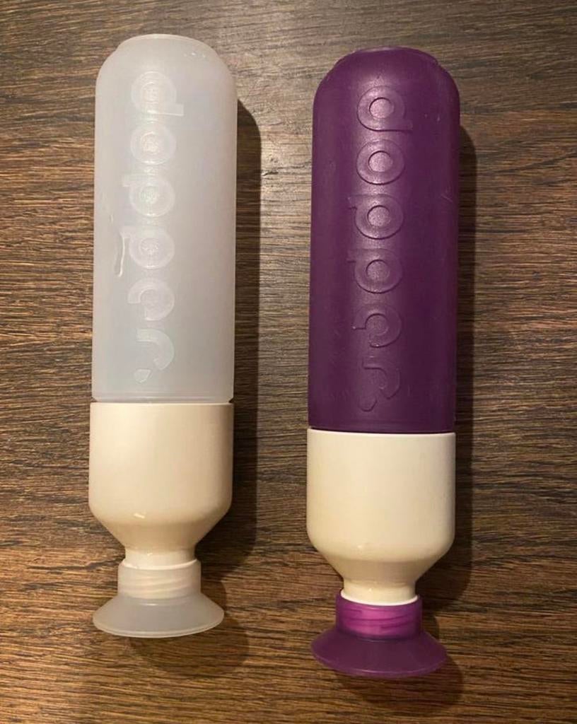 2 DOPPER DRINKFLESSEN / BIDONS > WIT & PAARS, Ophalen, Zo goed als nieuw