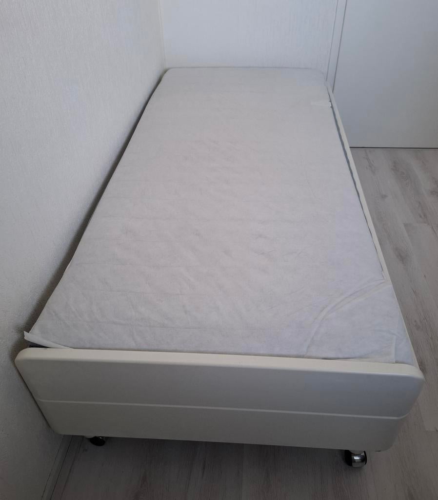 Wit 1-persoons bed incl. lattenbodem en/of matras, Huis en Inrichting, Slaapkamer | Bedden, Ophalen, 90 cm, Eenpersoons, Wit