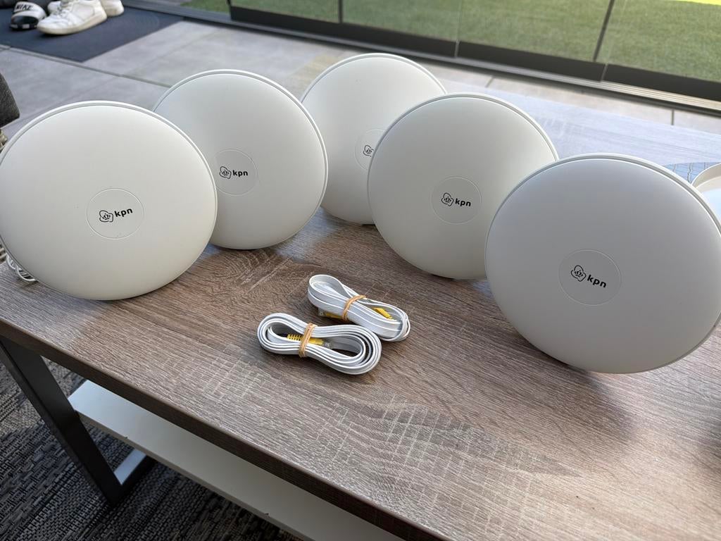 5x KPN SuperWifi punten met adapters en kabels, Ophalen of Verzenden, Zo goed als nieuw, Router
