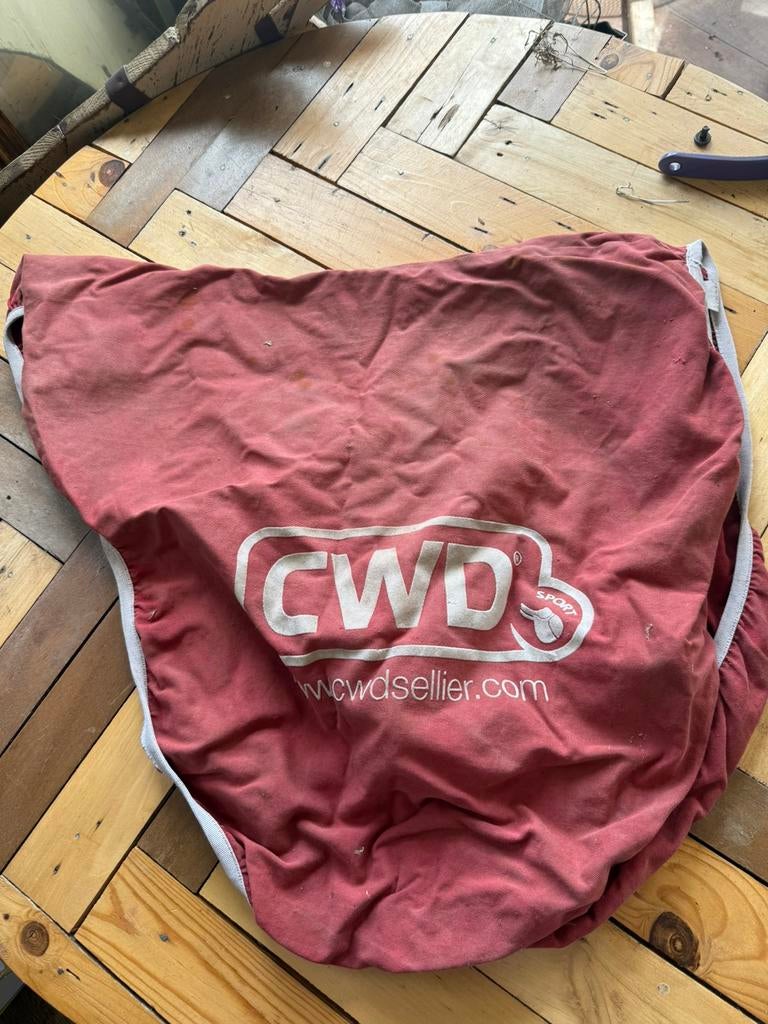 Cwd zadelhoes rood, Ophalen of Verzenden, Gebruikt