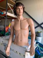 Etalagepop man torso, Ophalen