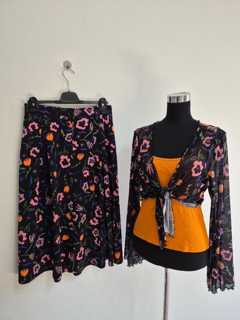 Set8 - Lange Monki rok M, oranje hemdje S, bolero L (1), Kleding | Dames, Rokken, Ophalen of Verzenden, Zo goed als nieuw, Oranje