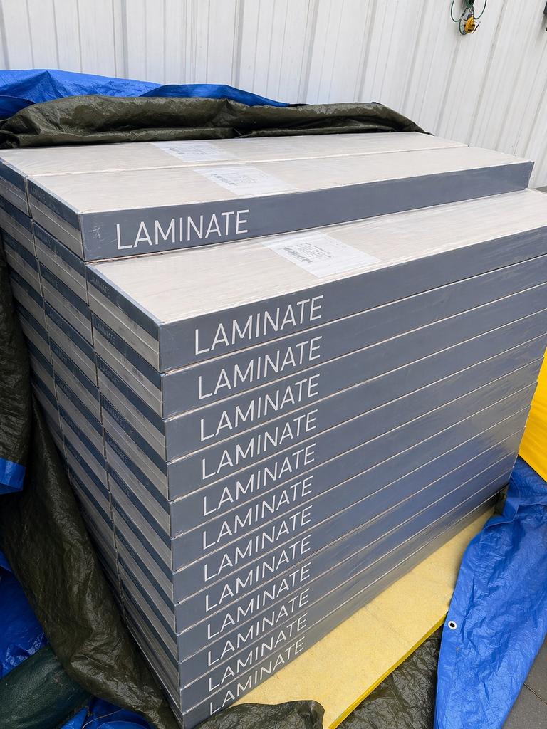 Partij laminaat inclusief ondervloer rollen, Ophalen, 50 tot 150 cm, Nieuw, 10 m² of meer