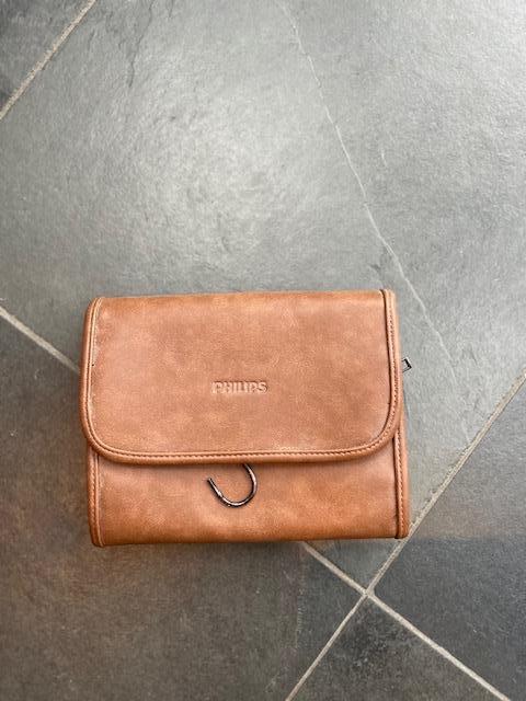 Toilettas, Sieraden, Tassen en Uiterlijk, Toilettassen, Ophalen of Verzenden, Gebruikt, Bruin, Jongen of Meisje