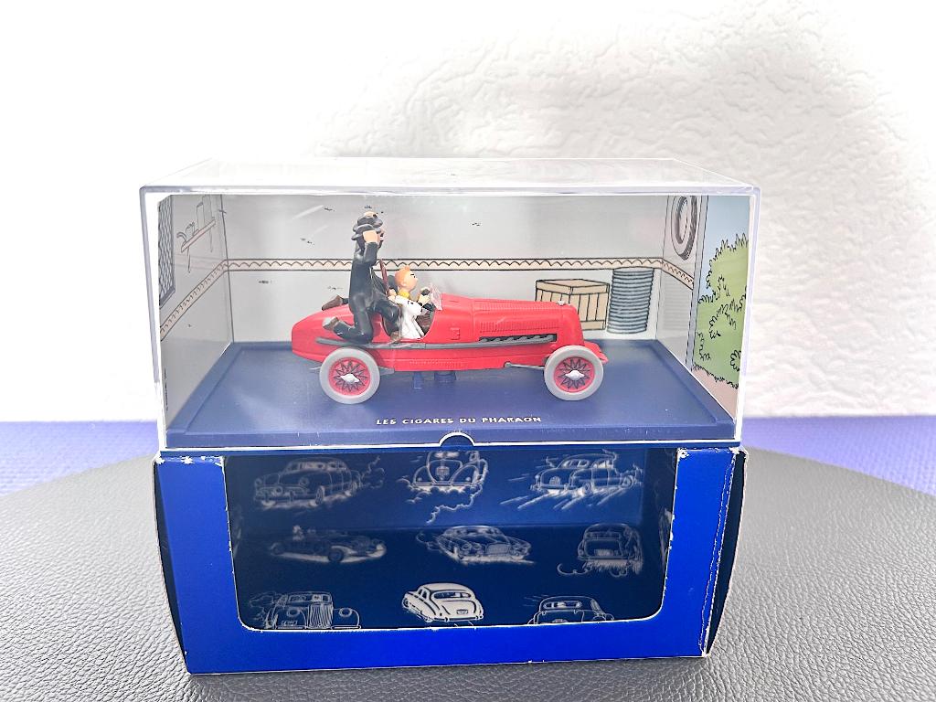 De rode racewagen uit DE SIGAREN VAN DE FARAO, Hobby en Vrije tijd, Modelauto's | 1:43, Ophalen of Verzenden, Nieuw, Auto, Overige merken