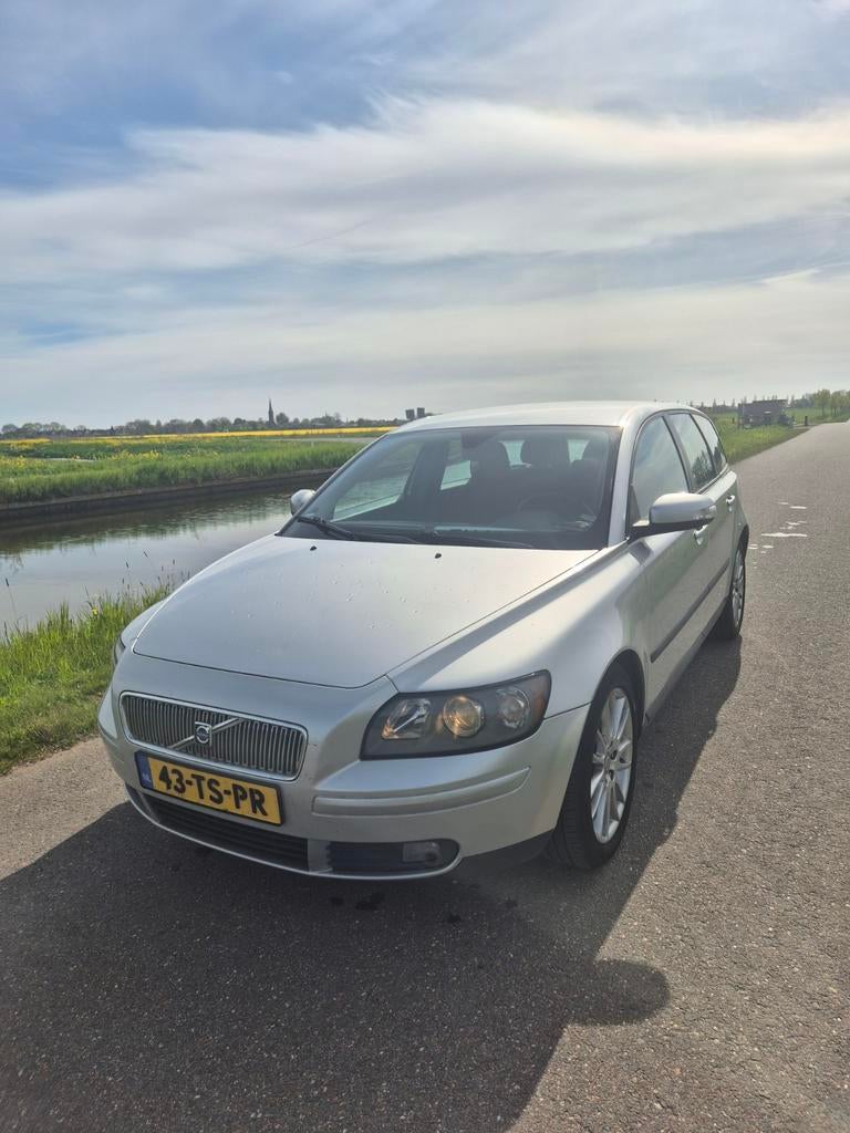 Volvo V50 2.4i Kinetic (170pk) 2007, Auto's, Voorwielaandrijving, 1362 kg, Zwart, 700 kg