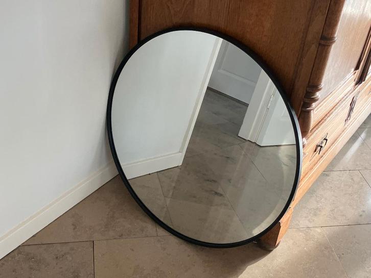 Te koop 2 mooie kapsalon spiegels doorsnede 70 cm., Huis en Inrichting, Woonaccessoires | Spiegels, Zo goed als nieuw, 50 tot 75 cm