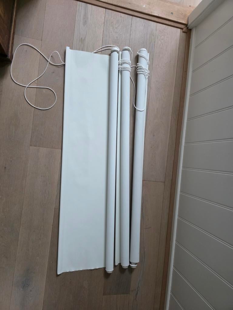 3 verduisterende rolgordijnen off white
115 cm breed - 195 c, Huis en Inrichting, Stoffering | Gordijnen en Lamellen, Ophalen