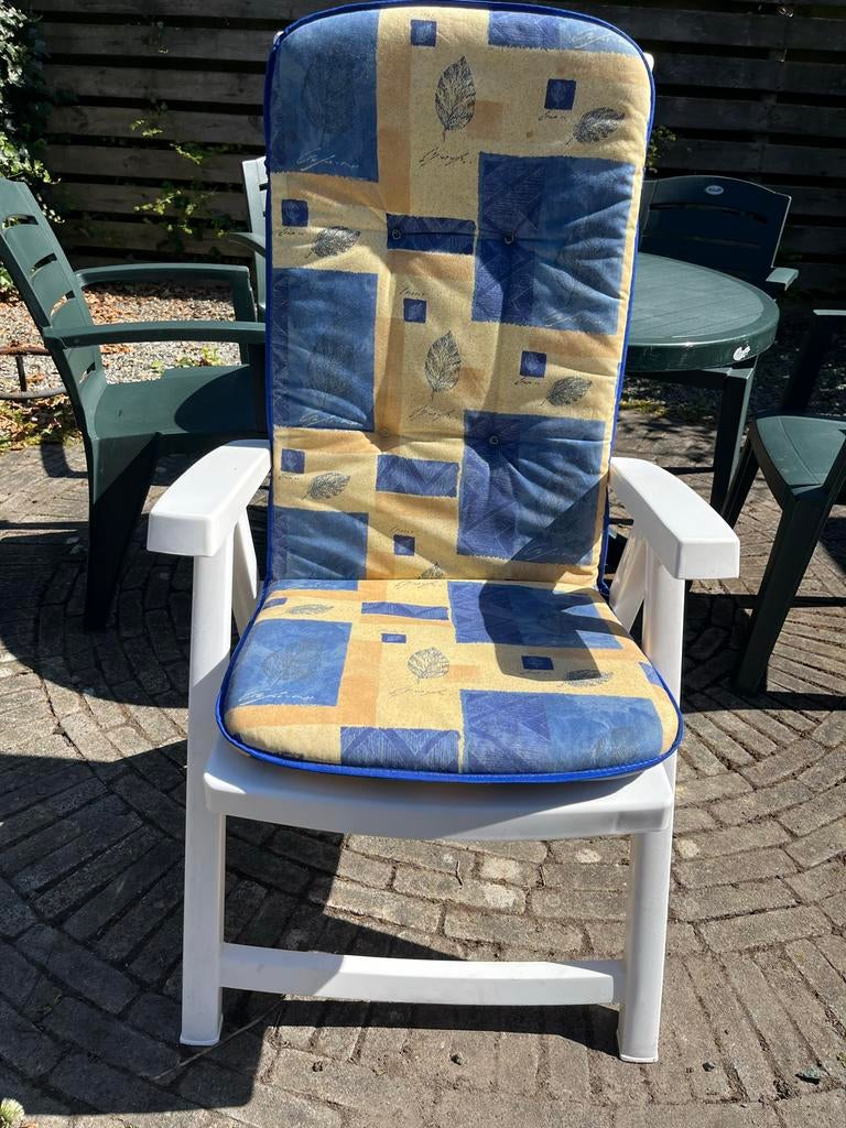 Witte kunststof tuinstoel met verstelbare rugleuning, Ophalen of Verzenden, Gebruikt, Kunststof, Verstelbaar