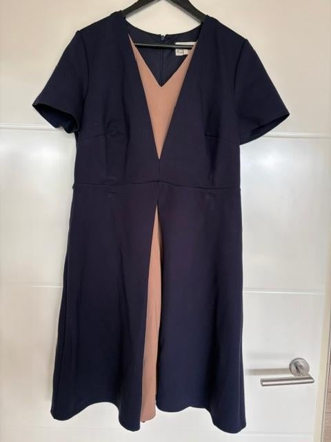 Dames jurk Phase Eight maat UK 18 maat 44 blauw beige, Kleding | Dames, Jurken, Blauw, Maat 42/44 (L), Ophalen of Verzenden, Zo goed als nieuw
