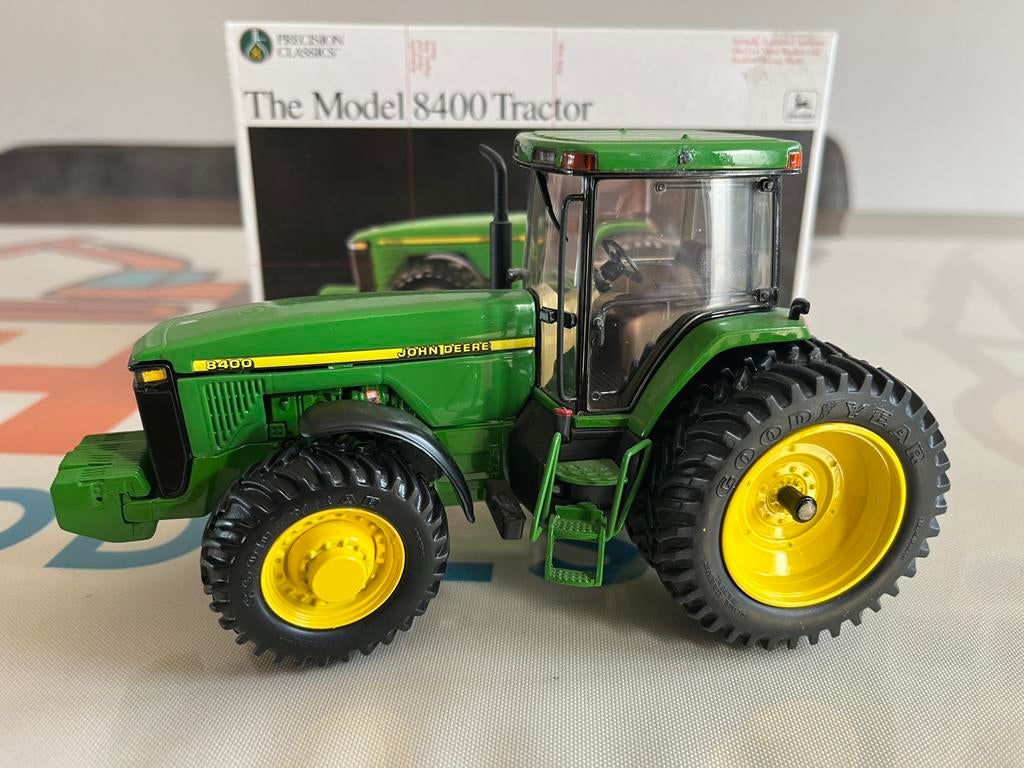 John Deere 8400 tractor Ertl Precision Classics 8 5259, Ophalen of Verzenden, Zo goed als nieuw, Tractor of Landbouw, ERTL