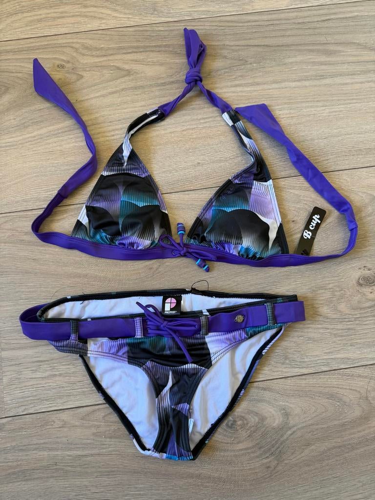 Nieuwe Protest bikini, paars/zwart, maat 38B cup, Kleding | Dames, Badmode en Zwemkleding, Nieuw, Bikini, Paars, Ophalen of Verzenden
