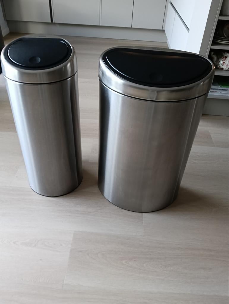 Set van 2 RVS Brabantia afvalbakken (60L en 30L) - Z.G.A.N., Ophalen, 50 tot 75 cm, 40 liter of meer, Zo goed als nieuw
