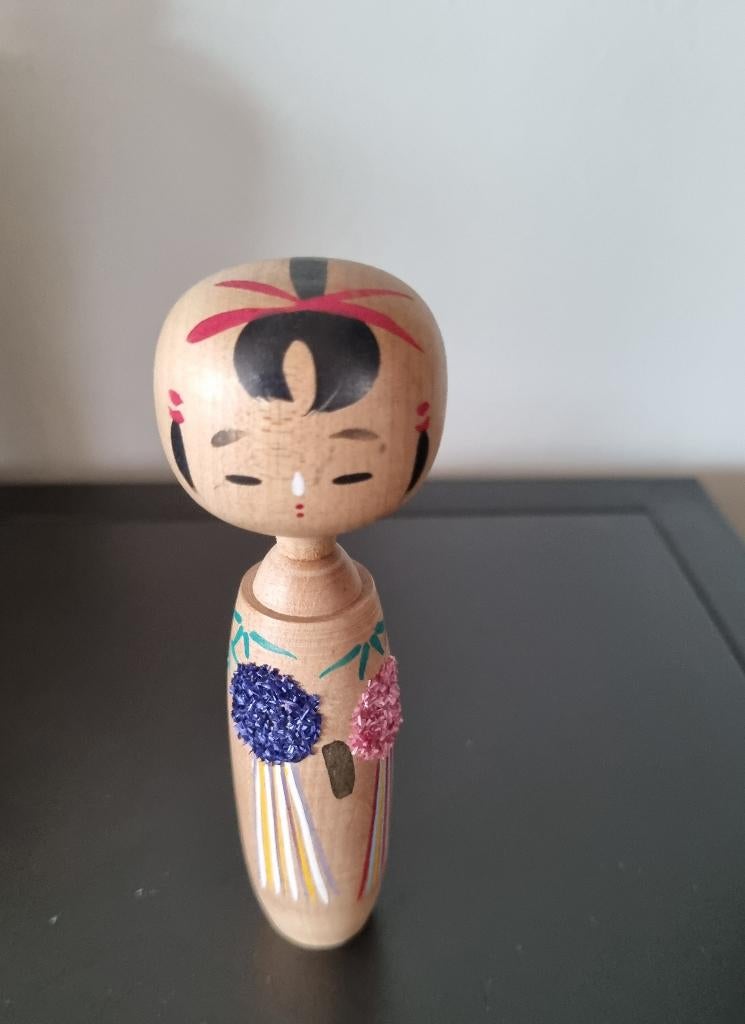 Vrolijke Omiyage Shingata Kokeshi, Verzenden