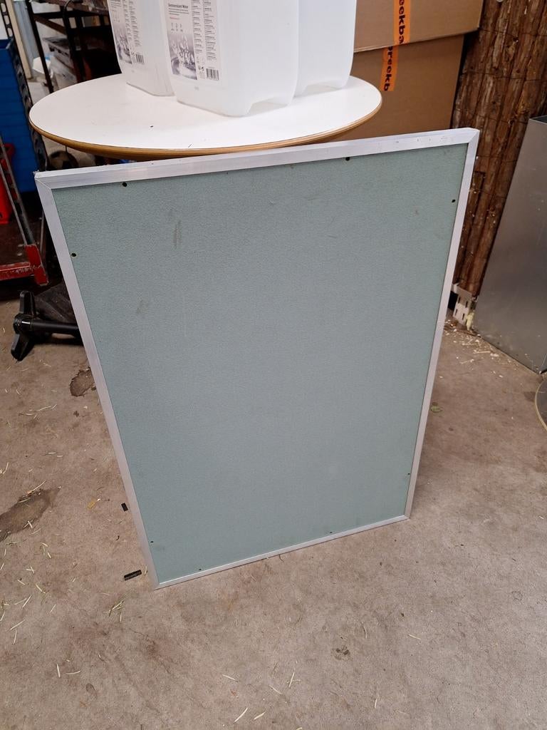 Prikbord ca 65x80 cm - Gratis af te halen!, Ophalen, Gebruikt, Prikbord