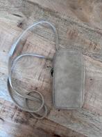 Beige suède crossbody telefoontasje, Sieraden, Tassen en Uiterlijk, Tassen | Damestassen, Ophalen of Verzenden, Gebruikt, Beige