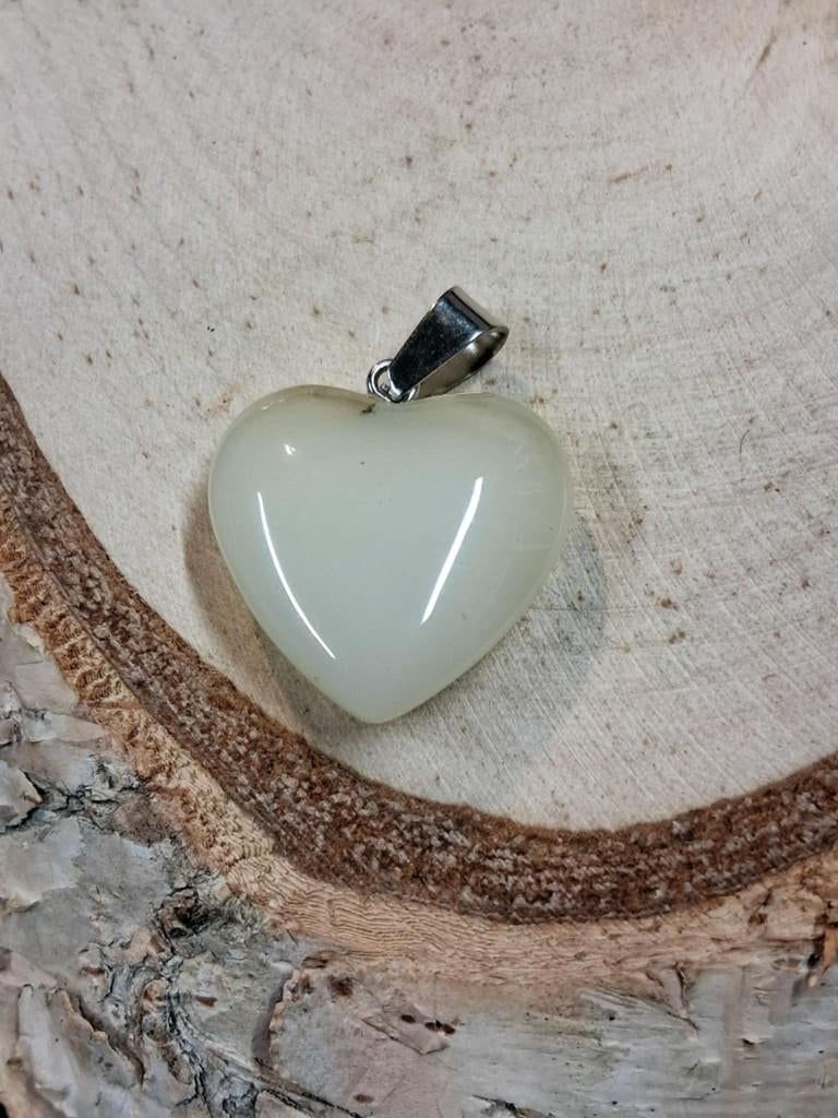 hangertje hartje crèmekleurig, Glas of Kristal, Nieuw, Ophalen of Verzenden, Hart