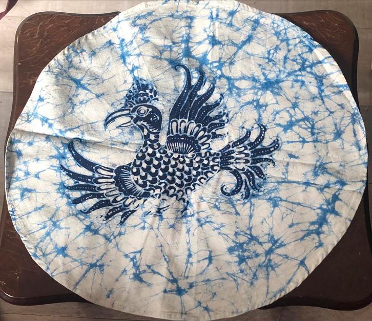 Rond Batik Tafelkleedje uit Java, Indonesië met Vogelmotief, Antiek en Kunst, Kunst | Niet-Westerse kunst, Ophalen of Verzenden