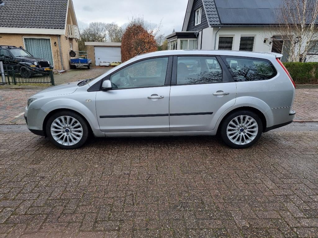 Ford Focus Wagon 2.0 16V Rally Edition,airco,trekhaak,nweAPK, Auto's, 145 pk, Stof, 4 cilinders, Handgeschakeld