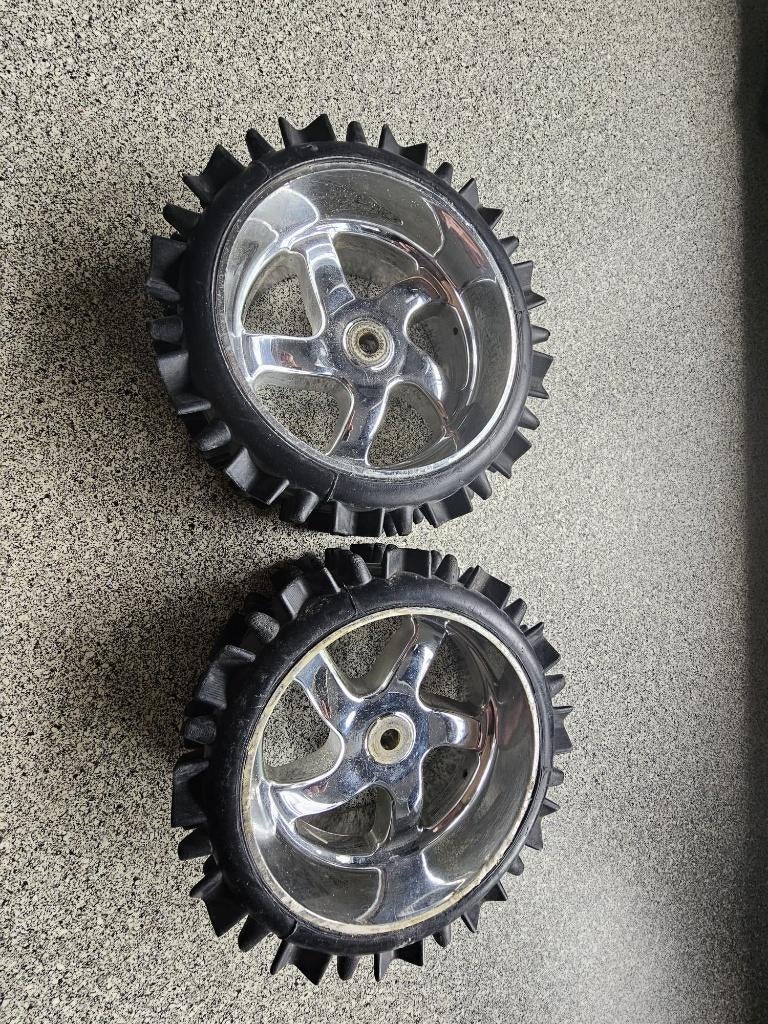 2 chrome ofroad banden 1:5, Hobby en Vrije tijd, Modelbouw | Radiografisch | Auto's, Benzine, Gebruikt, Auto offroad, Ophalen of Verzenden