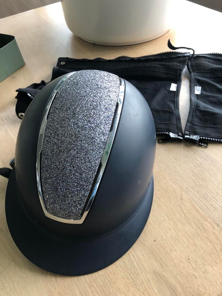 Helm voor paardrijden., Dieren en Toebehoren, Paardrijkleding, Ophalen, Zo goed als nieuw, Dressuur, Cap