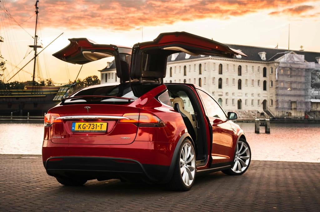 Tesla ModelX  P90DL Ludicrous Unlimited Supercharging gratis, Auto's, Tesla, Automaat, Model X, Parkeerassistent, Beige