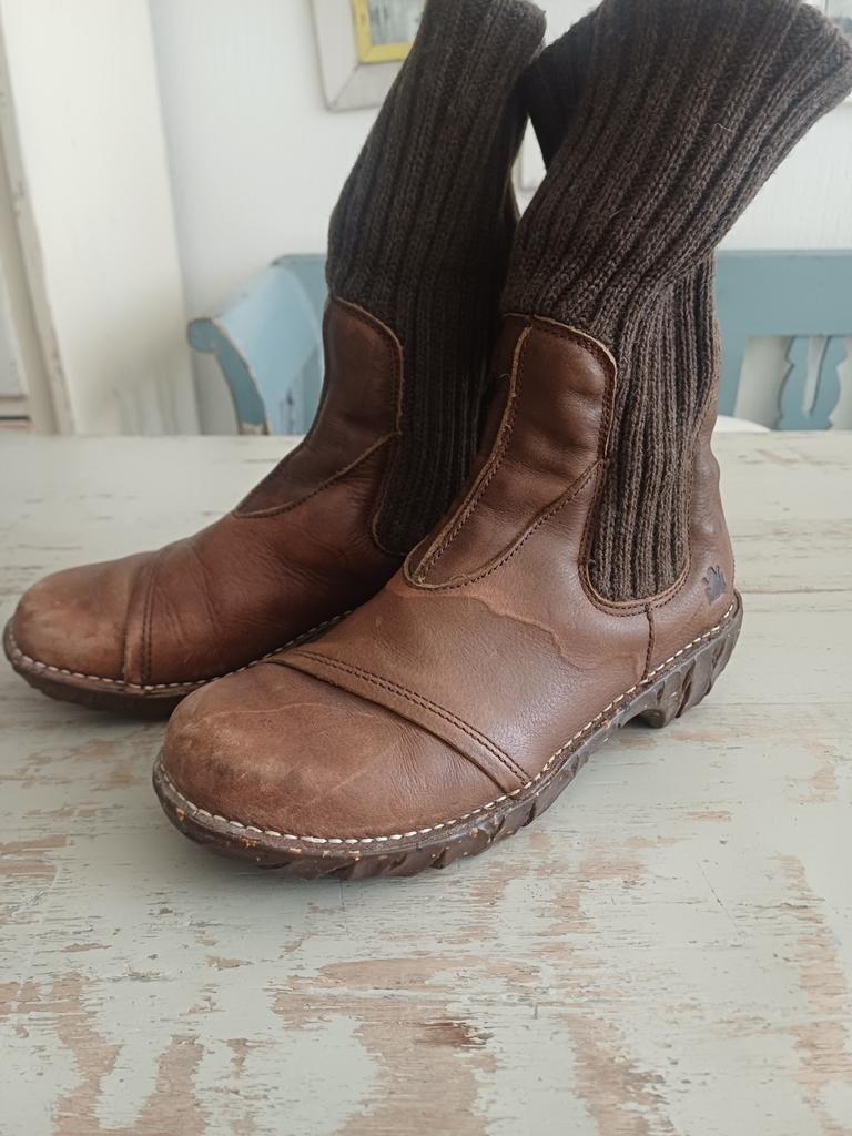 El Naturalista Lage enkellaarsjes 38, Kleding | Dames, Schoenen, Ophalen of Verzenden, Gedragen, Bruin, Lage of Enkellaarzen