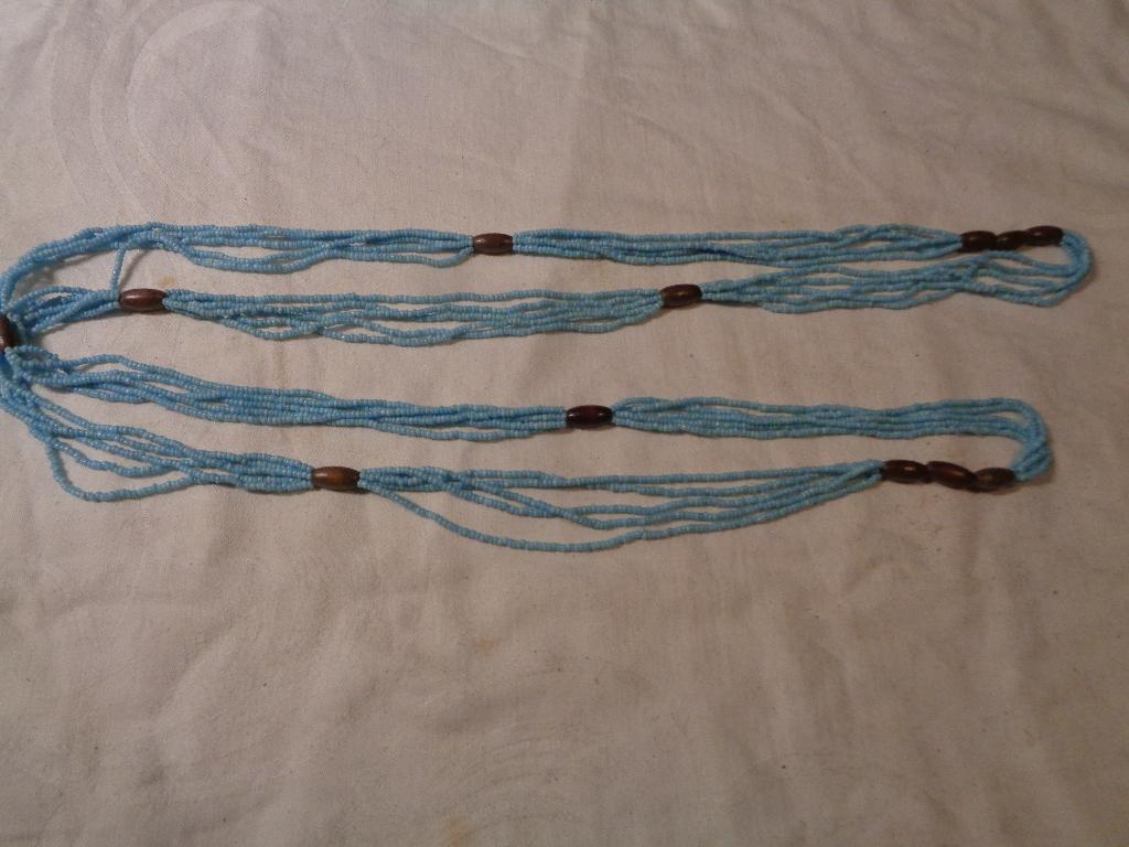 uit baby blauwe glas en bruine houten kralen nr k 5140, Ophalen of Verzenden, Nieuw, Blauw, Overige materialen