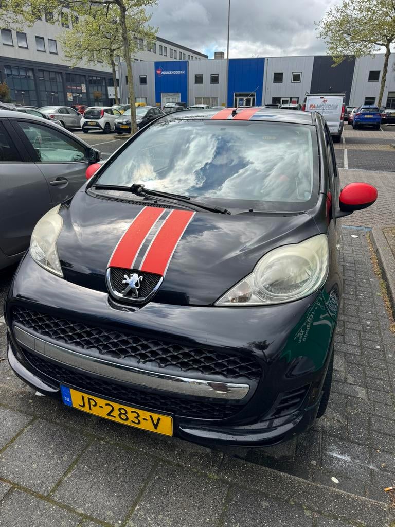 Peugeot 107+ NIEUWE APK  1.0 12V 3DR 2010 Zwart, 4 stoelen, Particulier, 23 €/maand, Hatchback