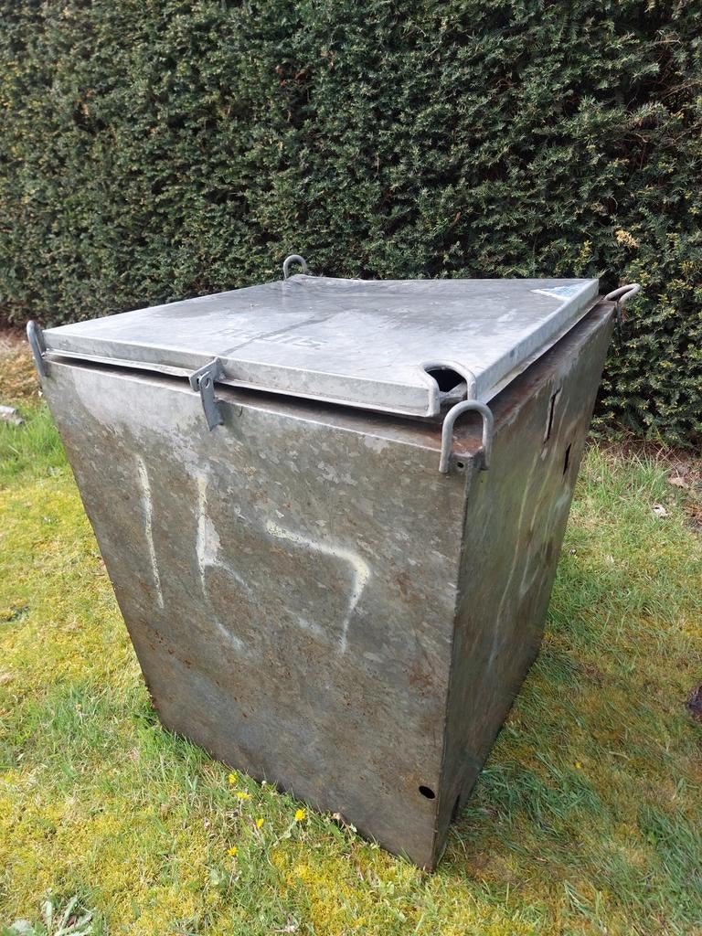 Zeer nette waterput - Gegalvaniseerd metaal, Doe-het-zelf en Verbouw, Ophalen, Zo goed als nieuw