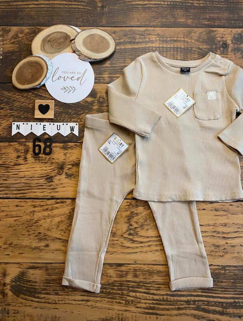 Baby unisex setje wibra shirtje broekje beige maat 68, Kinderen en Baby's, Babykleding | Maat 68, Ophalen of Verzenden, Nieuw