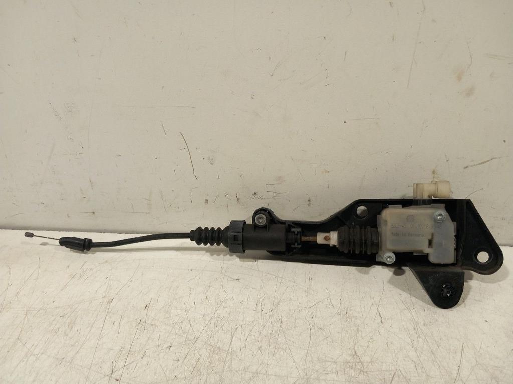 Motorkap opener Tesla Model 3, Onderdelen@venauto.nl, Van der Ven Autorecycling B.V., Gebruikt, Ettenseweg 76, 4706 PB Roosendaal, The Netherlands