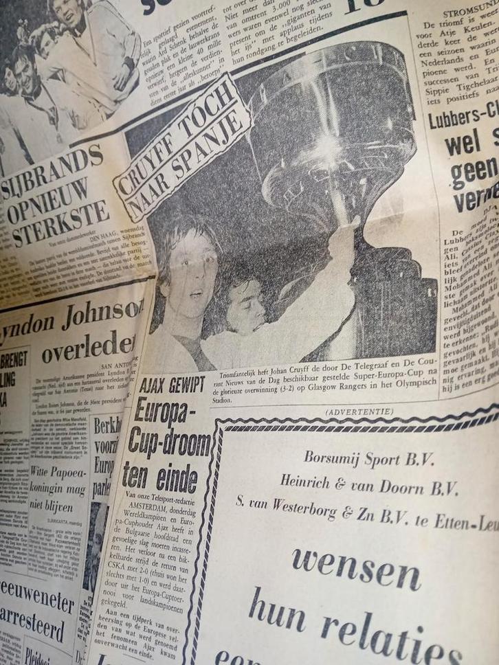 Johan Cruyff artikelen in krant 1973, Verzamelen, Tijdschriften, Kranten en Knipsels, Tijdschrift, 1960 tot 1980, Ophalen of Verzenden