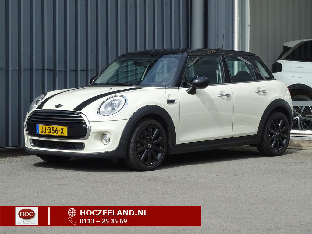 MINI Mini 1.5 Cooper Business 5-Deurs | LED | Navi | Bluetoo, Auto's, Mini, 21 km/l, Gebruikt, Origineel Nederlands, Bedrijf