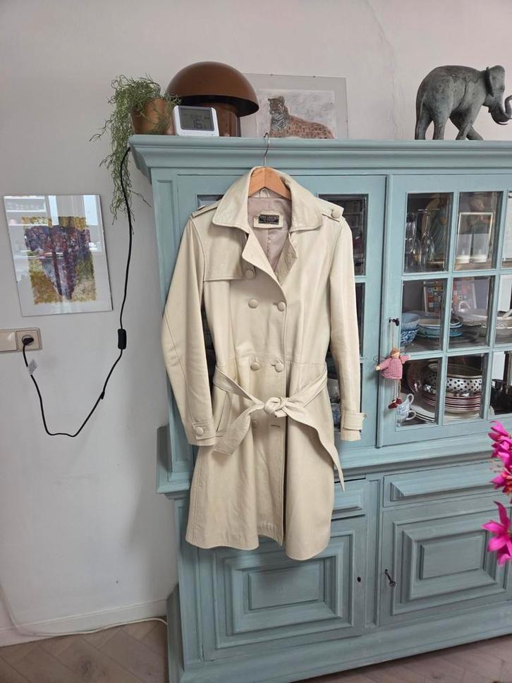 Leren trenchcoat maat 42, Kleding | Dames, Jassen | Zomer, Zo goed als nieuw, Maat 42/44 (L), Beige, Ophalen of Verzenden