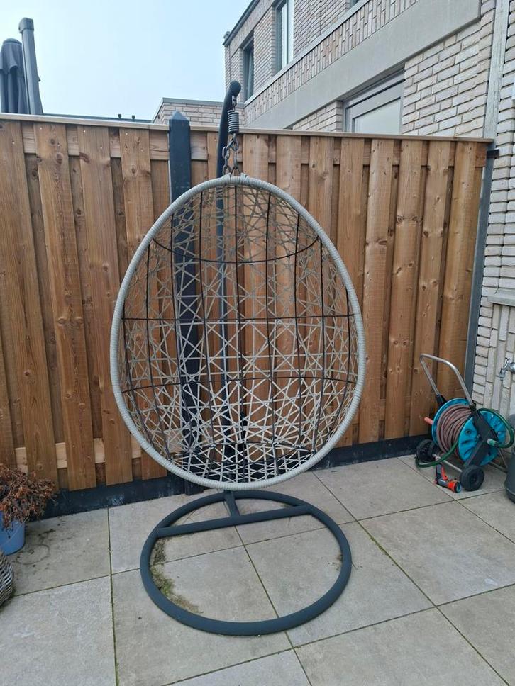 Hangstoel met standaard - Wicker, Tuin en Terras, Tuinstoelen, Gebruikt, Wicker, Ophalen