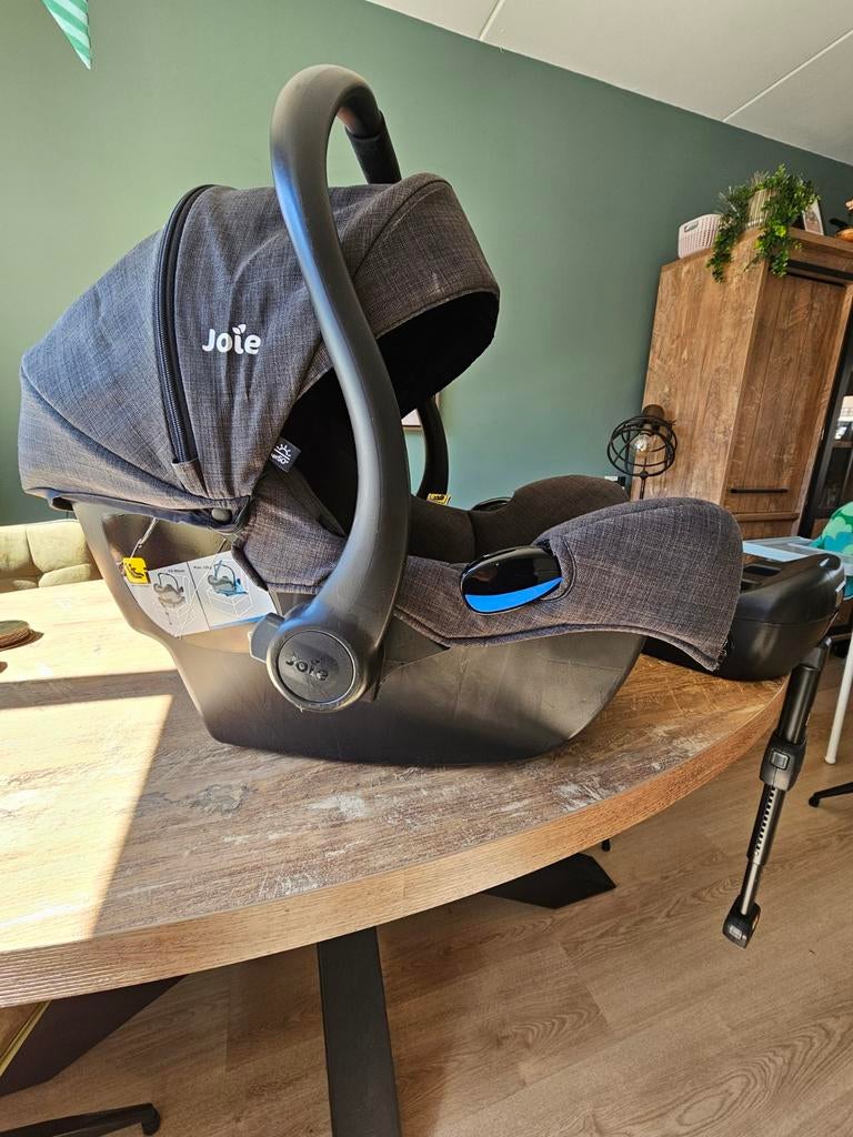 Joie maxi cosi met base ( isofix), Kinderen en Baby's, Autostoeltjes, Zo goed als nieuw, Isofix, 0 t/m 13 kg, Ophalen
