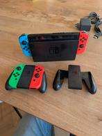 Nintendo Switch V2 met extra controllers en accessoires, Spelcomputers en Games, Spelcomputers | Nintendo Switch, Ophalen, Zo goed als nieuw