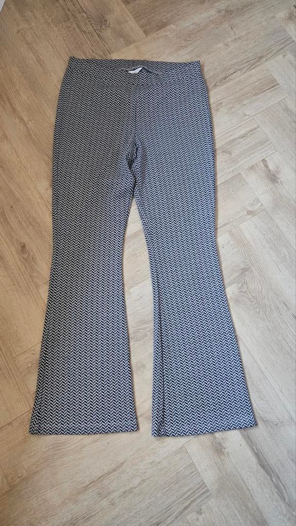 Dames  flared broek zwart met beige streep piagelle Zgan, Kleding | Dames, Broeken en Pantalons, Overige kleuren, Ophalen of Verzenden