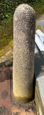 2 robuuste betonnen paaltjes - Ideaal voor afzetting 90 cm H, Ophalen of Verzenden, Gebruikt, Minder dan 180 cm, Palen