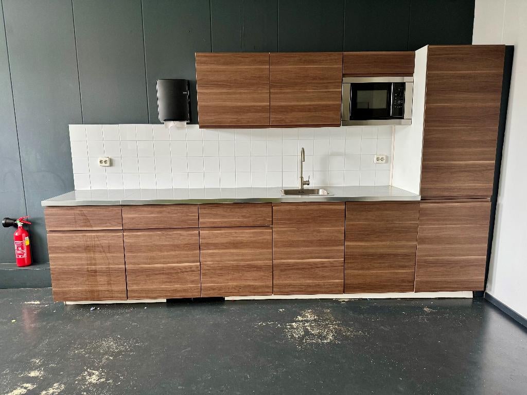 Complete keuken en opbrengst naar Stichting Ambulance Wens, Ophalen, Gebruikt, Bruin, Enkelwandige keuken