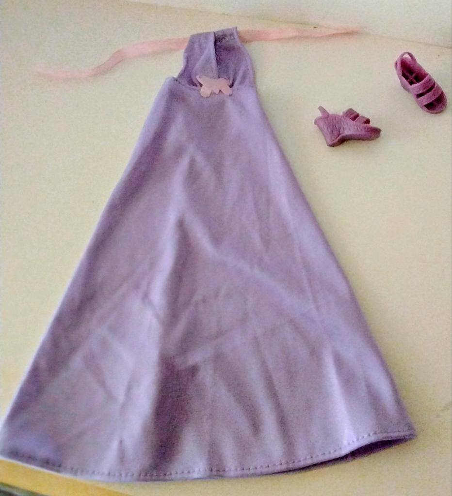 Vintage Lilac Butterfly jurk+schoenen voor Bionic Woman pop., Ophalen of Verzenden, Gebruikt, Kleertjes
