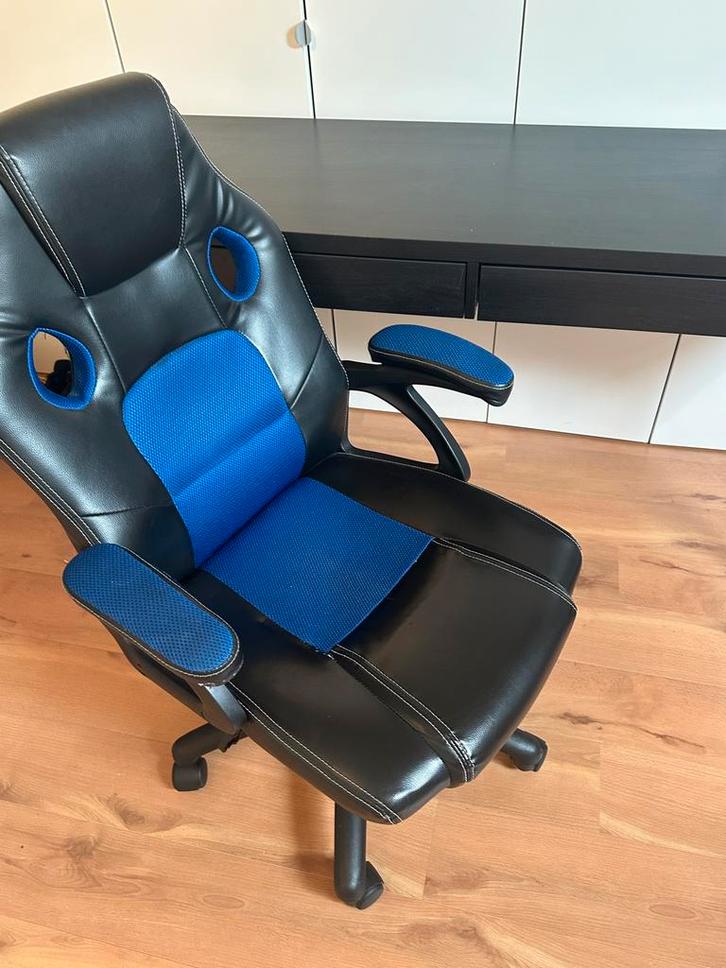 Ikea Micke bureau met gaming bureaustoel, Huis en Inrichting, Bureaustoelen, Gebruikt, Bureaustoel, Zwart, Gaming bureaustoel