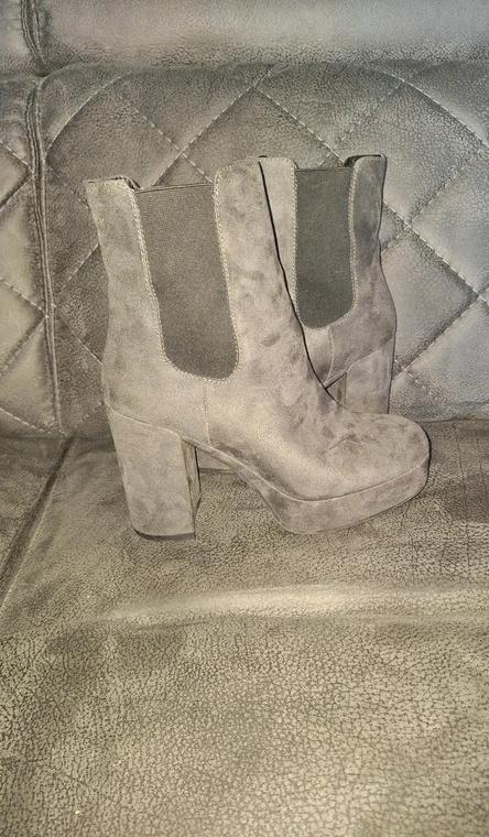 Hoge hakken, Ophalen of Verzenden, Schoenen met hoge hakken, Grijs, Onbekend