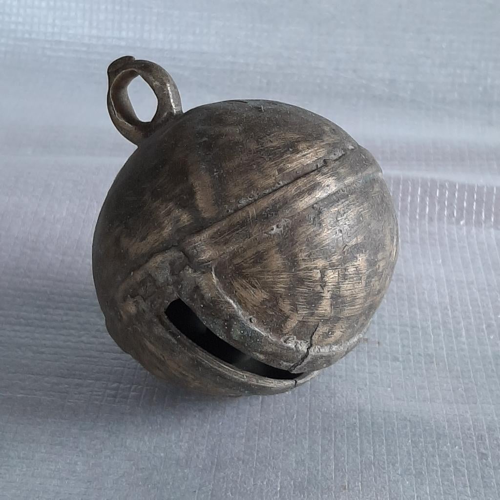 Antieke bel paardentuig (?) koper-legering ø 8,3 cm., Ophalen, Koper