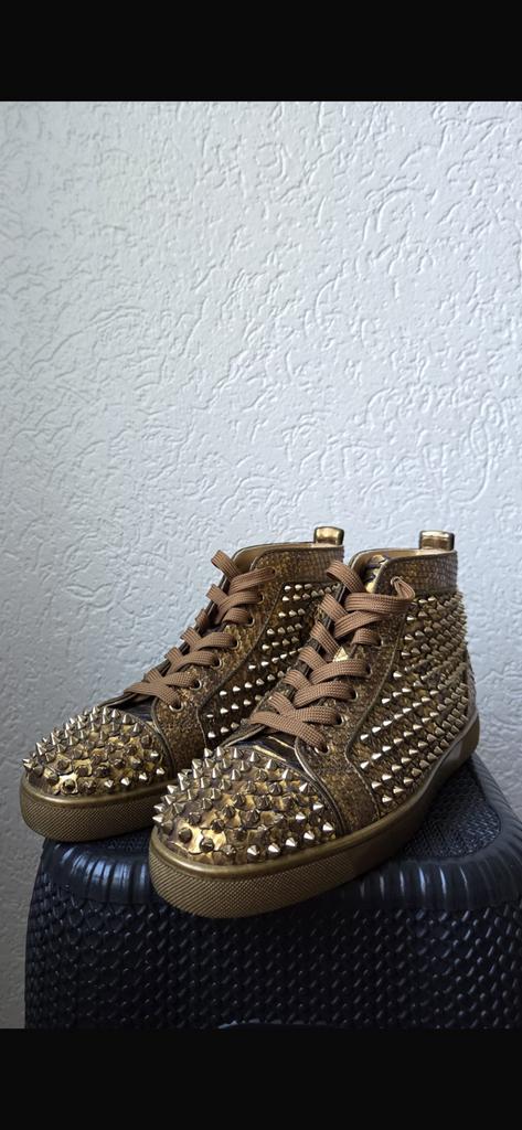 Christian Louboutin, Ophalen of Verzenden, Zo goed als nieuw, Zwart, Sneakers of Gympen