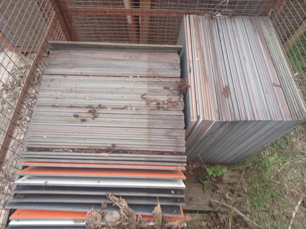 Trespa beplating ca. 59.5 x 59.5 cm in oranje en wit, Doe-het-zelf en Verbouw, Platen en Panelen, Ophalen, Gebruikt, Overige materialen