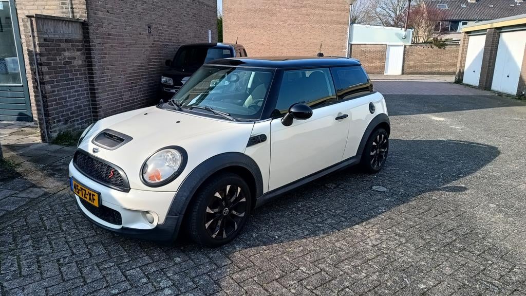 Mini 1.6 16V Cooper S 128KW 2007 Wit, Auto's, Mini, Particulier, Cooper S, ABS, Airbags, Airconditioning, Bi-Xenon koplampen, Bluetooth