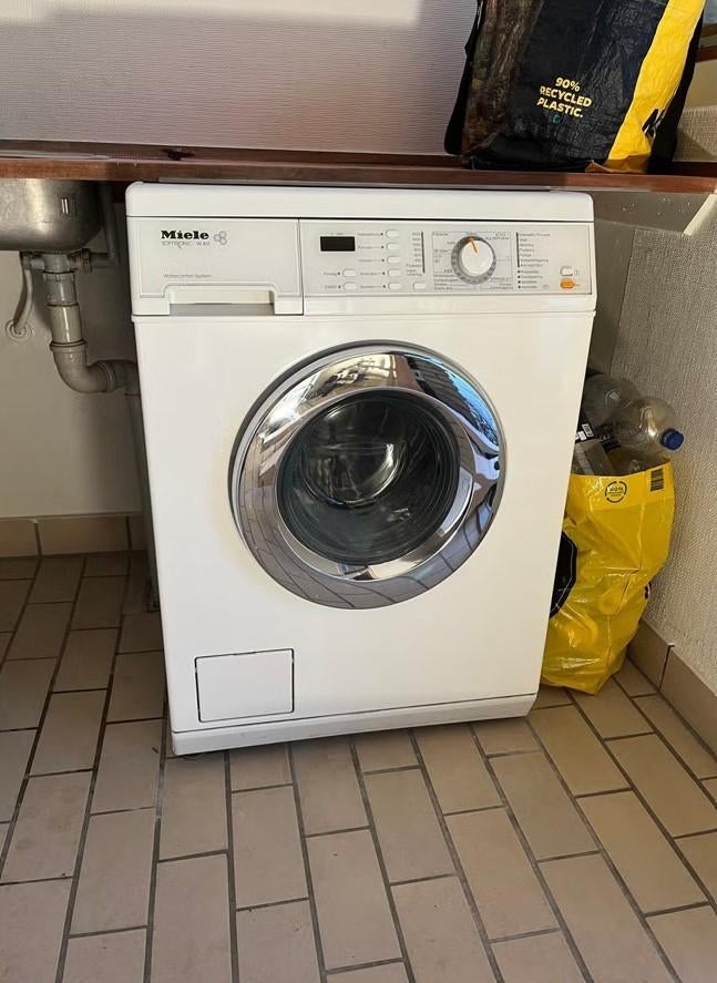 Miele wasmachine Softtronic W461 (voor onderdelen/reparatie), Witgoed en Apparatuur, Wasmachines, Gebruikt, Voorlader, 85 tot 90 cm