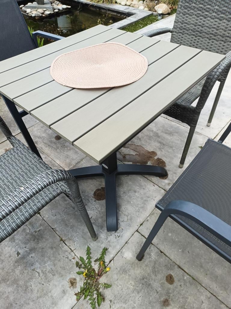 Tuinset met tafel + 4 stoelen, Ophalen, 4 zitplaatsen, Kunststof, Gebruikt